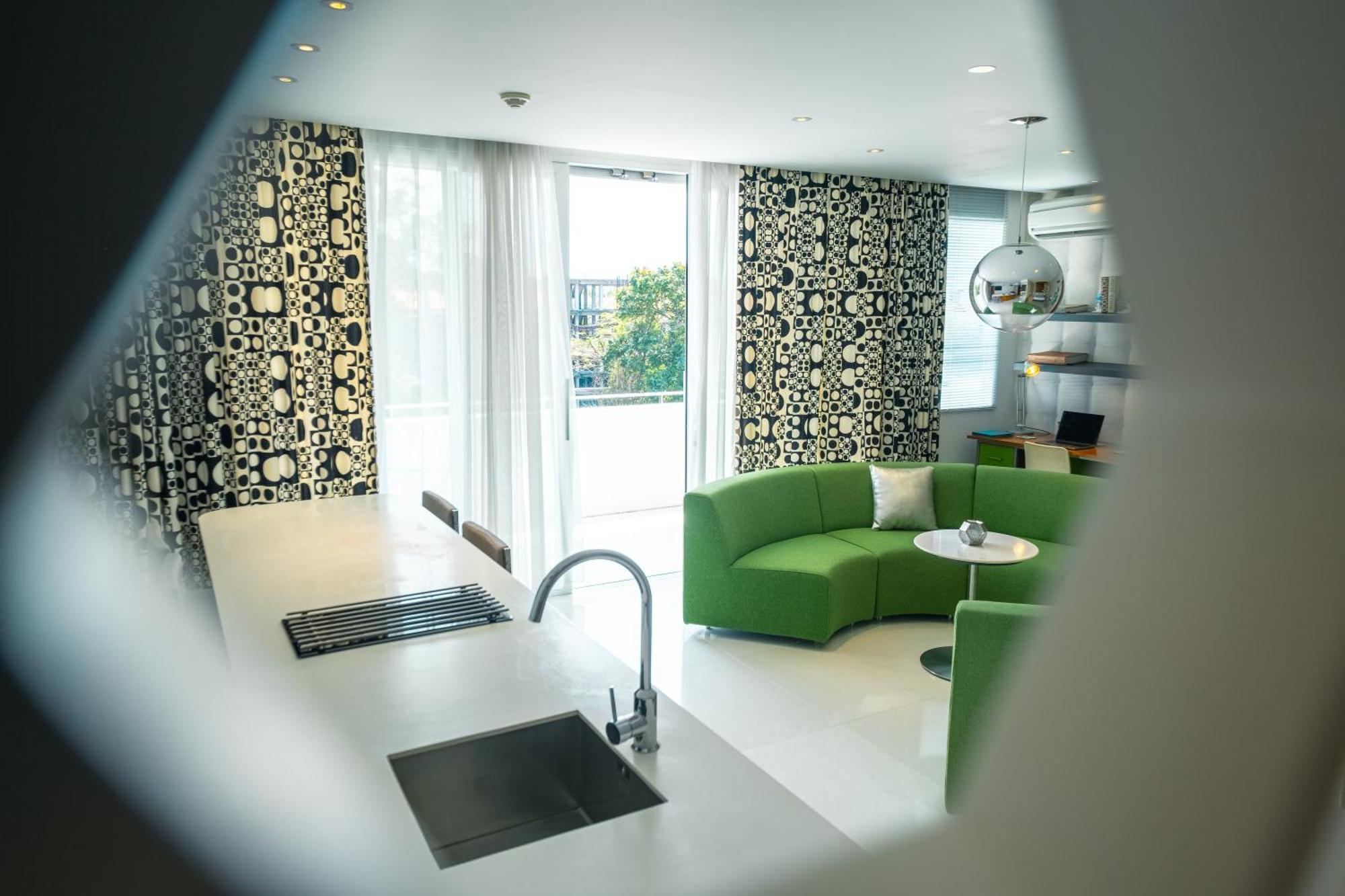 Chill Hotel Seminyak Exterior photo